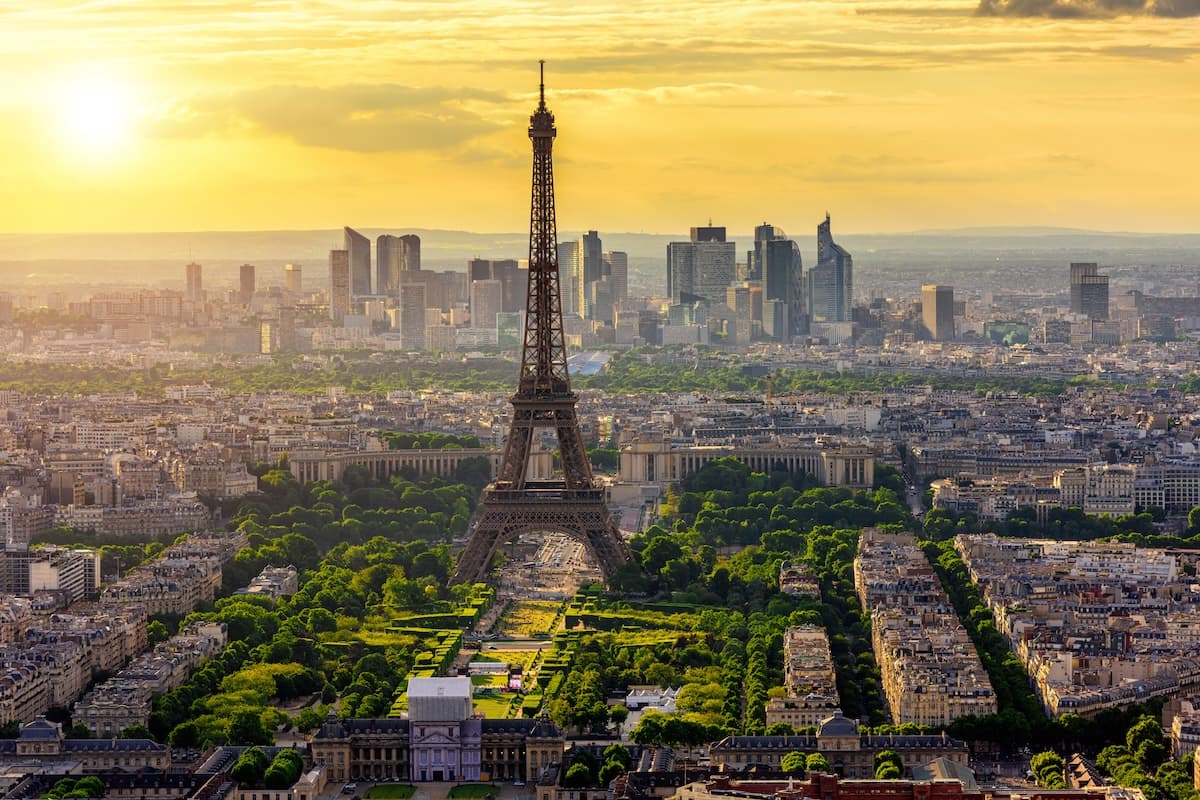 デモと通信障害のフランスでビットチャットに注目、SNSアプリで首位